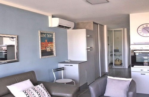 Sainte-Maxime Apartment | 3-room apartment - 5 people - Residence swimming pool - Air conditioning - Wifi - Sea view -.