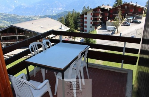 Anzere Apartment | 3-room apartment (max 6 people), renovated, with 2 bedrooms, near the gondola with a view of the Val