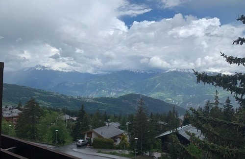 Anzere Apartment | 3-room flat (max 5 pers.) with 2 bedrooms, in the centre of the village with view on the Valaisan Al