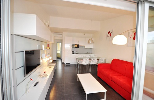 Golfe Juan Apartment | 3 rooms on top floor, panoramic sea view, swimming pool, air conditioning, garage