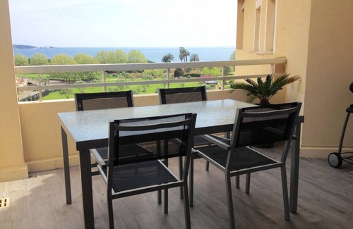 Golfe Juan Apartment | 3 rooms on top floor, panoramic sea view, swimming pool, air conditioning, garage