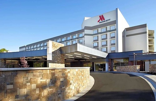 Crabtree Hotel | 3-Star Hotel ∙ Raleigh Marriott Crabtree Valley
