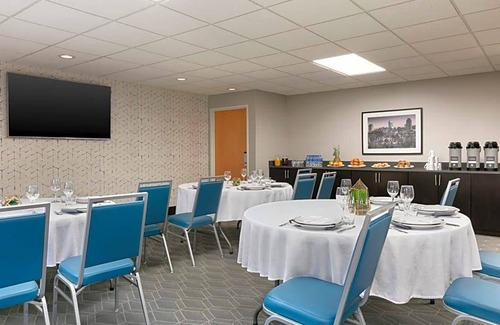 Southwest Raleigh Hotel | 3-Star Hotel ∙ Four Points by Sheraton Raleigh Arena