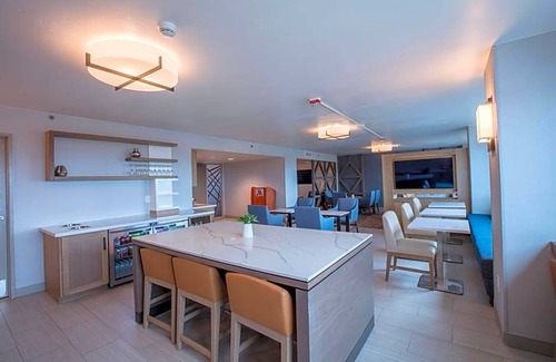 Downtown Hotel | 3-Star Hotel ∙ Bakersfield Marriott at the Convention Center