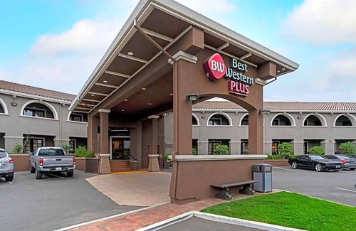 Milpitas Hotel | 3-Star Hotel ∙ Best Western Plus Brookside Inn
