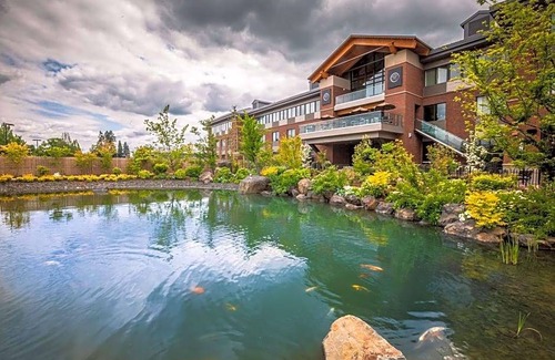 Lebanon Hotel | 3-Star Hotel ∙ Best Western Premier Boulder Falls Inn