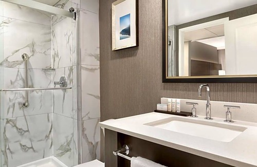 Pointe Claire Hotel | 3-Star Hotel ∙ Embassy Suites By Hilton Montreal Airport