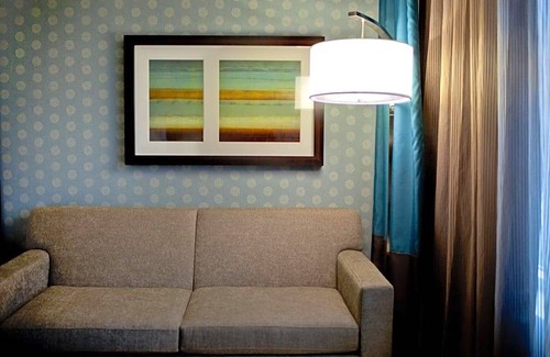 Pointe Claire Hotel | 3-Star Hotel ∙ Doubletree By Hilton Pointe Claire Montreal Airport West