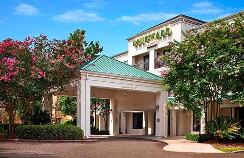 Covington Hotel | 3-Star Hotel ∙ Courtyard by Marriott Covington / Mandeville