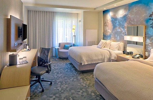 Appleton Hotel | 3-Star Hotel ∙ Courtyard by Marriott Appleton Riverfront