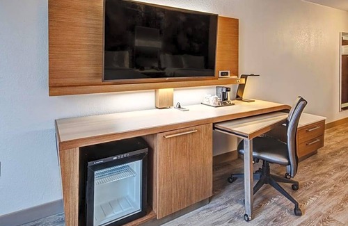 Music Row Hotel | 3-Star Hotel ∙ Courtyard by Marriott Nashville Vanderbilt West End