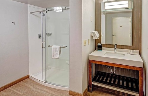 Music Row Hotel | 3-Star Hotel ∙ Courtyard by Marriott Nashville Vanderbilt West End