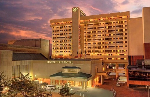 Downtown Little Rock Hotel | 3-Star Hotel ∙ DoubleTree by Hilton Little Rock