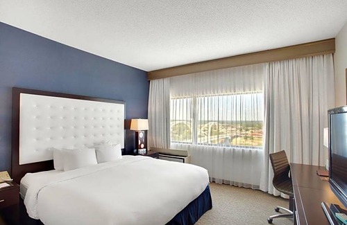 Downtown Little Rock Hotel | 3-Star Hotel ∙ DoubleTree by Hilton Little Rock