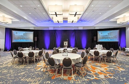 Downtown Little Rock Hotel | 3-Star Hotel ∙ DoubleTree by Hilton Little Rock