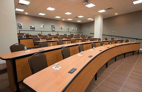 Binghamton Hotel | 3-Star Hotel ∙ DoubleTree by Hilton Binghamton