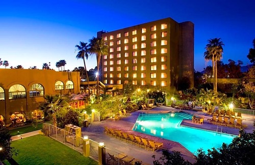 Tucson Hotel | 3-Star Hotel ∙ DoubleTree by Hilton Tucson-Reid Park