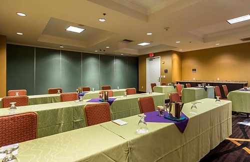 East San Mateo Hotel | 3-Star Hotel ∙ Hilton Garden Inn San Mateo