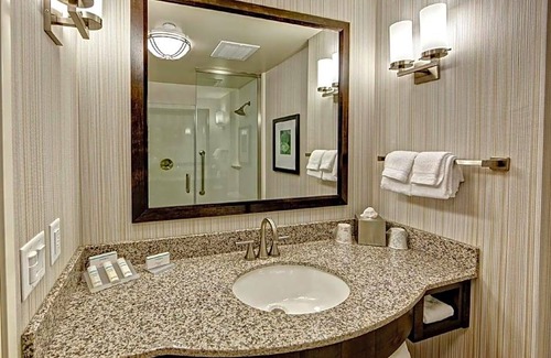 Rutledge Hill Hotel | 3-Star Hotel ∙ Hilton Garden Inn Nashville Downtown/Convention Center
