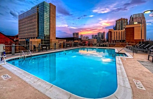 Rutledge Hill Hotel | 3-Star Hotel ∙ Hilton Garden Inn Nashville Downtown/Convention Center