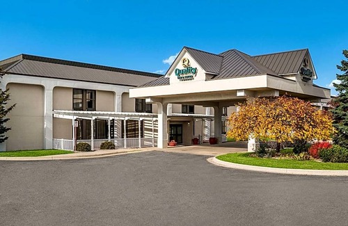 Saginaw Hotel | 3-Star Hotel ∙ Quality Inn & Suites