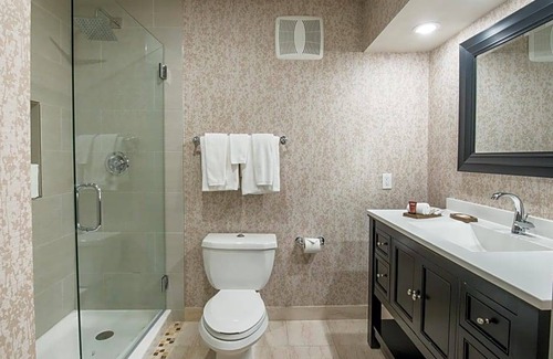 Barron Park Hotel | 3-Star Hotel ∙ The Creekside Inn