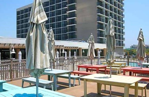 Atlantic Beach Hotel | 3-Star Hotel ∙ DoubleTree by Hilton Atlantic Beach Oceanfront