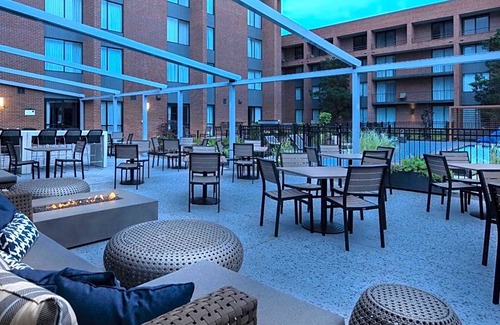 East Syracuse Hotel | 3-Star Hotel ∙ DoubleTree by Hilton Hotel Syracuse