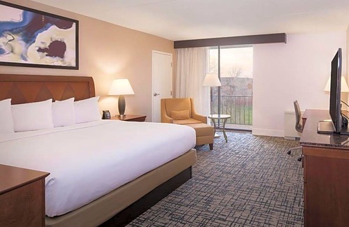 East Syracuse Hotel | 3-Star Hotel ∙ DoubleTree by Hilton Hotel Syracuse