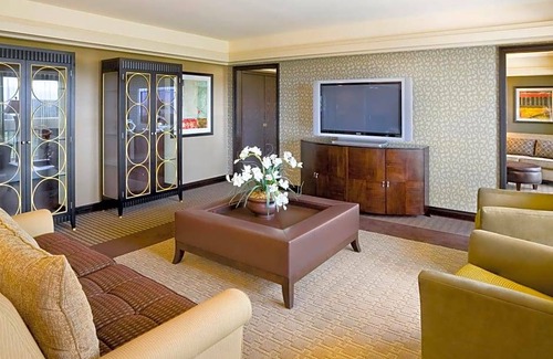 San Jose Hotel | 3-Star Hotel ∙ DoubleTree by Hilton San Jose