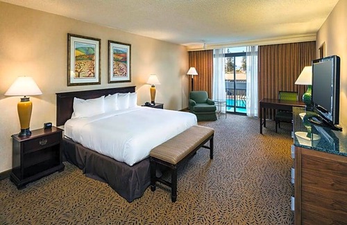 San Jose Hotel | 3-Star Hotel ∙ DoubleTree by Hilton San Jose