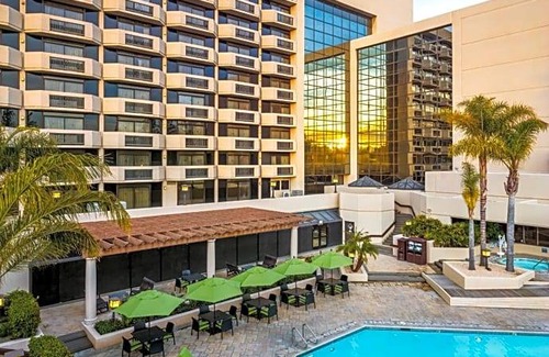 San Jose Hotel | 3-Star Hotel ∙ DoubleTree by Hilton San Jose