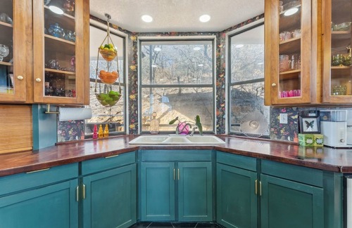 Joshua House | 3 Story Luxury Hilltop House with Panoramic Views