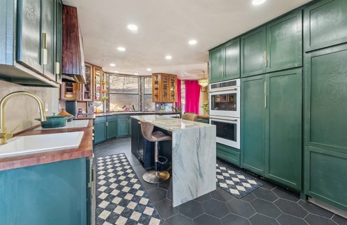Joshua House | 3 Story Luxury Hilltop House with Panoramic Views