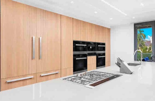Las Olas Isles House | 3 Story w Rooftop Water Villa Dock Chef Kitchen