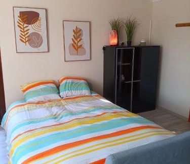 Han-sur-Lesse Apartment | 3 Studios - 3 Ambiances - Tout confort - Piscine ouverte juillet aout - Zwembad open july augustus