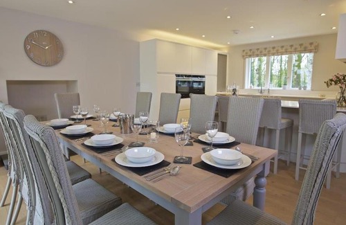 Bugford House | 3 The Drive, Hillfield Village, Dartmouth