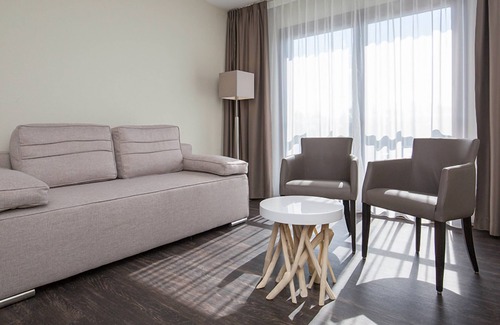Callantsoog Hotel | 3 Units Escape | Pet-Friendly Getaway by the Waves | Beach, golf & Sandy Shores