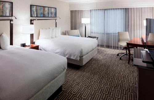 Fairfax Hotel | 3 Units Quiet Retreat Perfect for Visiting Fair Oaks Mall | Free Parking