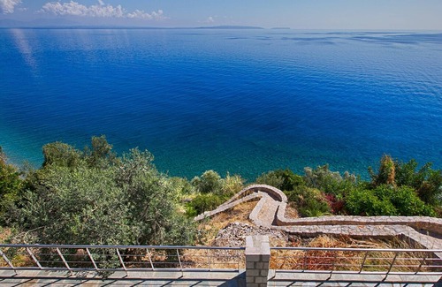 Livadi Villa | 3 Villas with Sea View and beach front