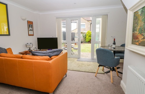 Worthing Cottage | 3 WENBAN MEWS, family friendly, country holiday cottage in Worthing