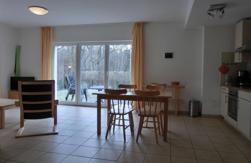 Gelbensande Apartment | 3-zi.-fewo mit 2 Etagen, 2 Schlafzimmern in Ruhiger Lage für 6 Pers. mit Wlan