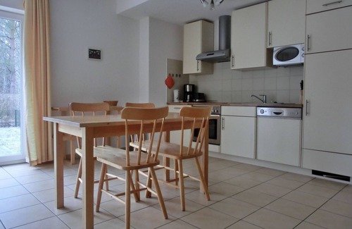 Gelbensande Apartment | 3-zi.-fewo mit 2 Etagen, 2 Schlafzimmern in Ruhiger Lage für 6 Pers. mit Wlan