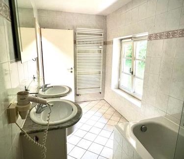 Schoenau am Koenigssee Apartment | 3-Zimmer FeWo 1 Wohnung in der Villa Bergfrieden