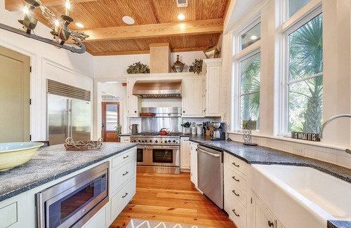 Oceanside House | 30 Canvasback | 3rd Row From the Ocean with Screened Porch
