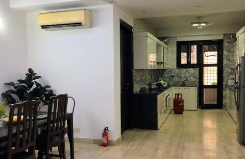 Safdarjung Enclave Bed & Breakfast | 30 m² Bed and breakfast ∙ 2 guests