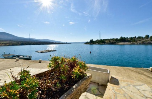 Obrovac House | 30 m² House ∙ 1 bedroom ∙ 2 guests
