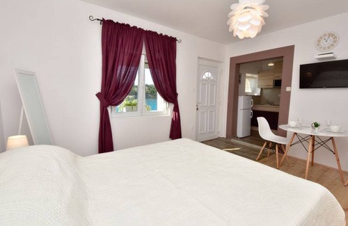 Obrovac House | 30 m² House ∙ 1 bedroom ∙ 2 guests