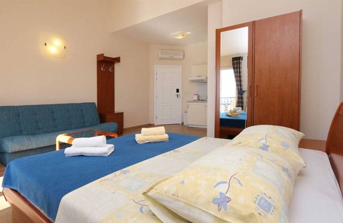 Drvenik Apartment | 30 m² Studio flat ∙ 1 bedroom ∙ 4 guests