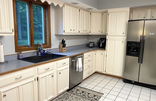 Edwardsburg House | 30 min from Notre Dame + Hottub, 10 acre estate and game room